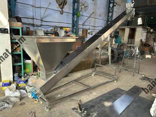 z5557506571649_64aa5b89d509f102fc16d4a760fe318e